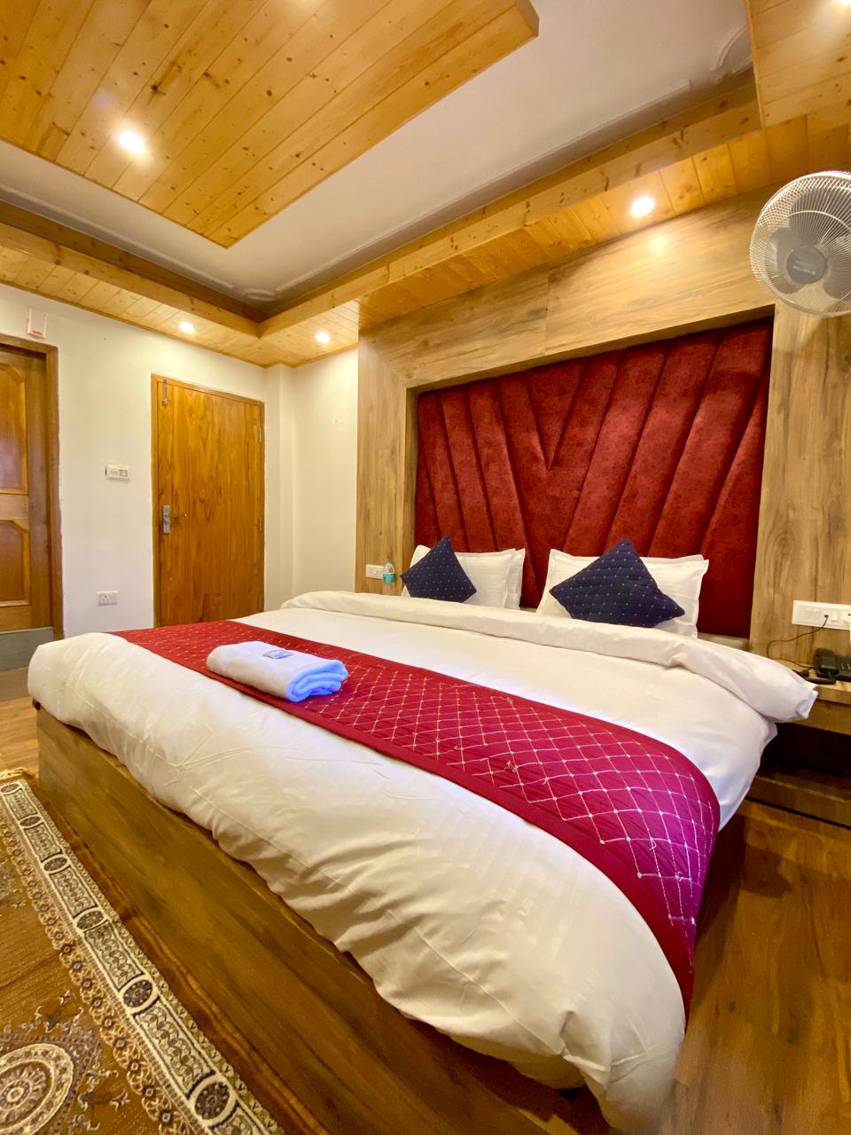 Serene Stays, Unforgettable Views